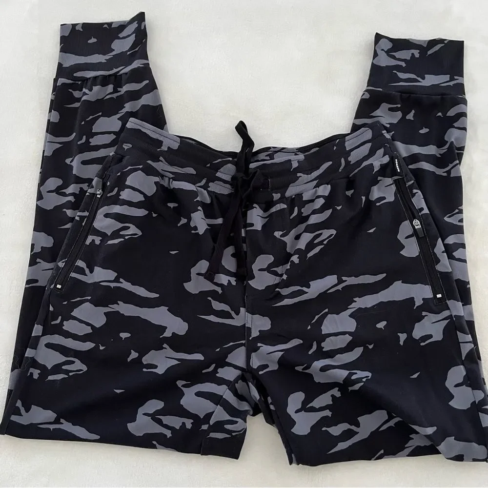 NWT Monrow Camo Joggers in Black/Grey, Size S